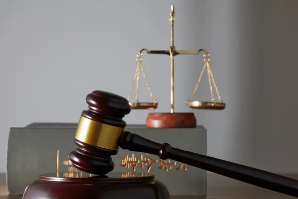 İş Mahkemesi Avukat Ücretleri Nasıl Belirlenir